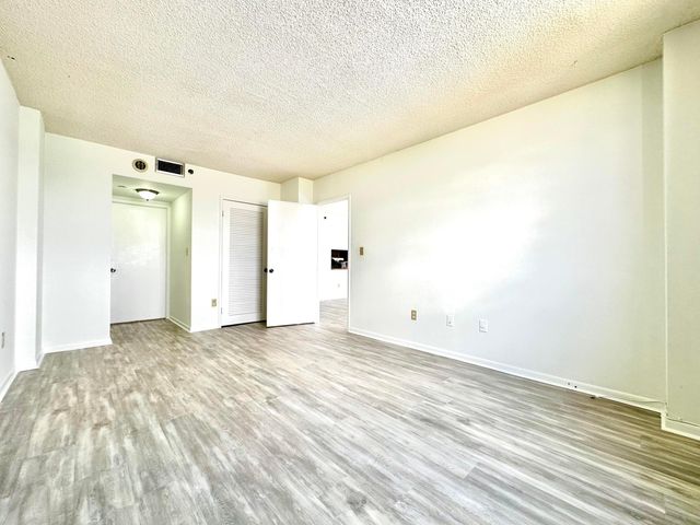 1470 NE 123rd Street A1010, North Miami, FL 33161