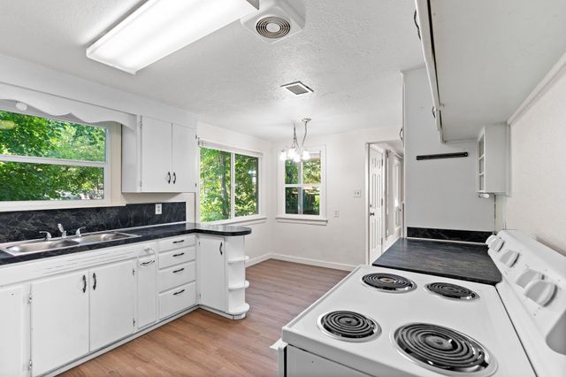 1307 E Thurston Ave, Spokane, WA 99203