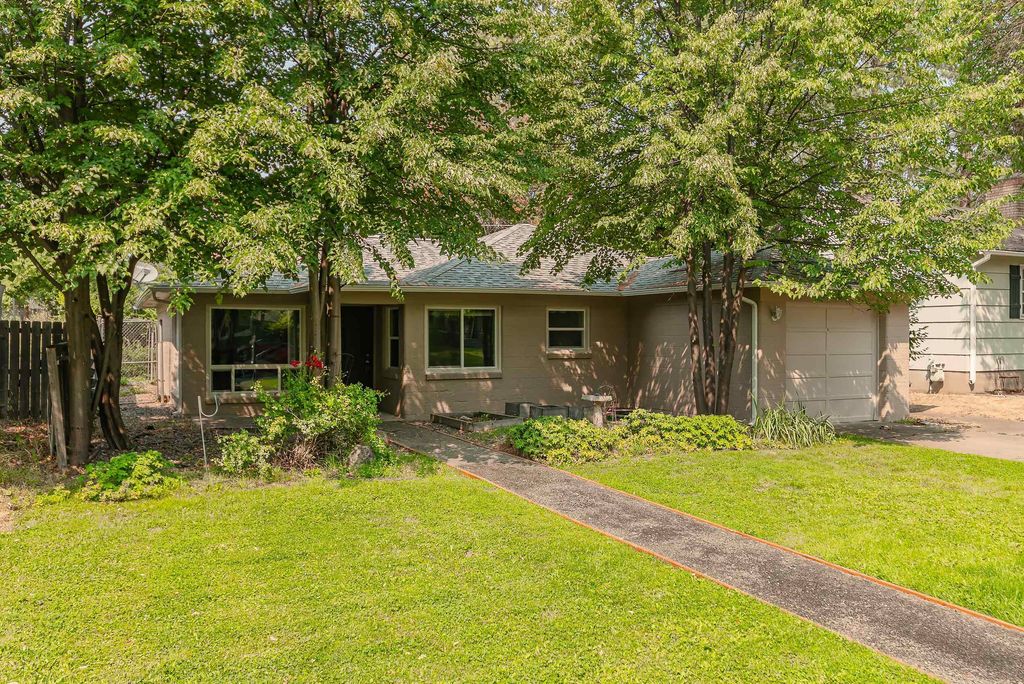1307 E Thurston Ave, Spokane, WA 99203 photo 2