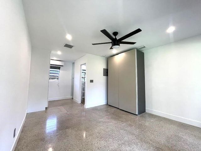 975 NE 40th Street B, Oakland Park, FL 33334
