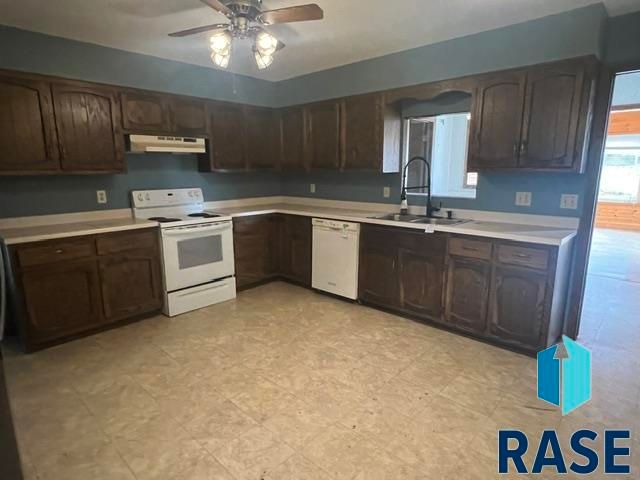 2013 S Hawthorne Ave Avenue, Sioux Falls, SD 57105