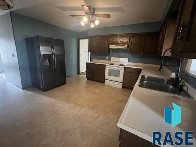 2013 S Hawthorne Ave Avenue, Sioux Falls, SD 57105