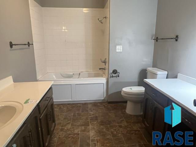 2013 S Hawthorne Ave Avenue, Sioux Falls, SD 57105