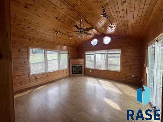 2013 S Hawthorne Ave Avenue, Sioux Falls, SD 57105