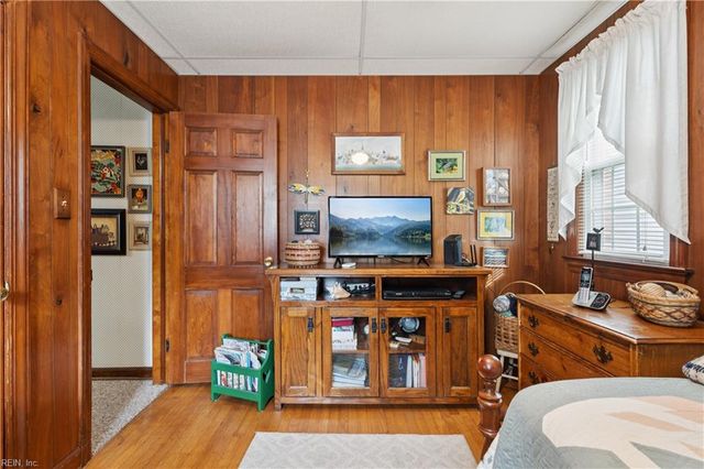 7 Algernourne ST, Hampton, VA 23664