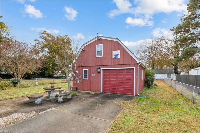 7 Algernourne ST, Hampton, VA 23664