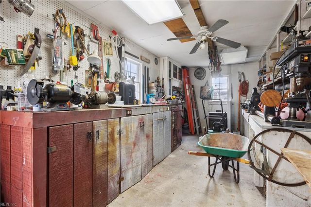 7 Algernourne ST, Hampton, VA 23664