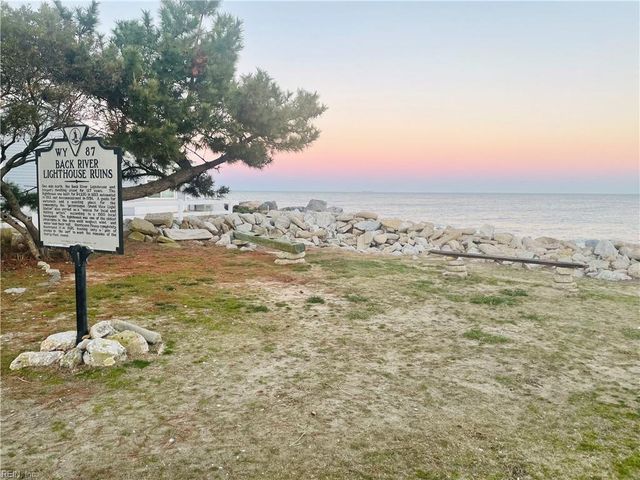 7 Algernourne ST, Hampton, VA 23664