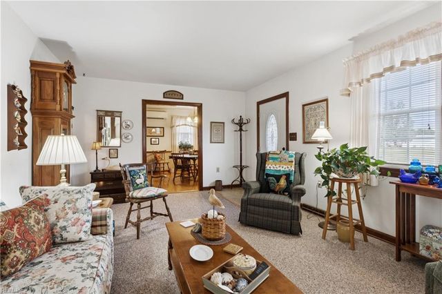 7 Algernourne ST, Hampton, VA 23664