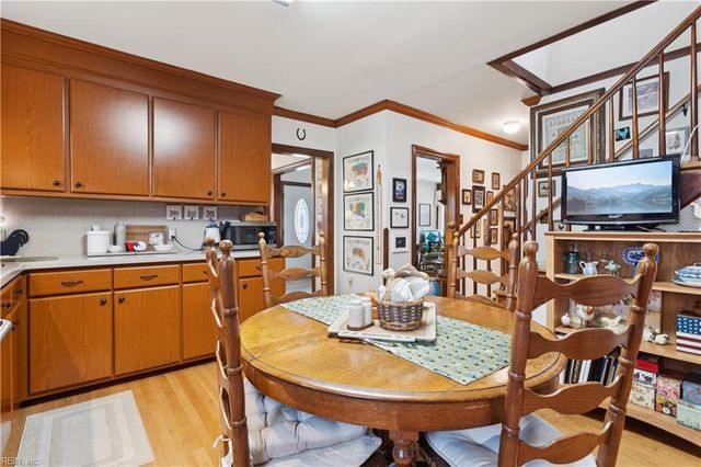 7 Algernourne ST, Hampton, VA 23664