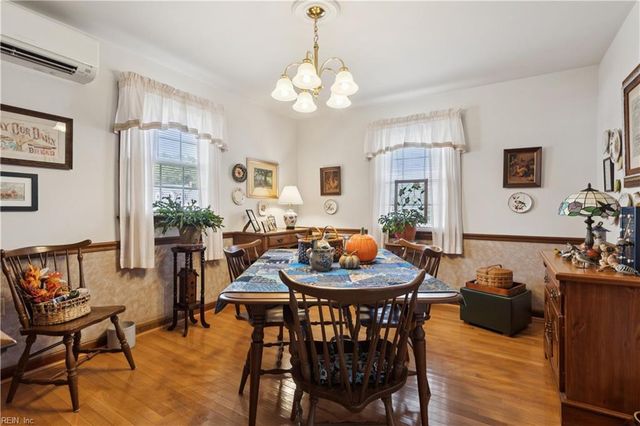 7 Algernourne ST, Hampton, VA 23664