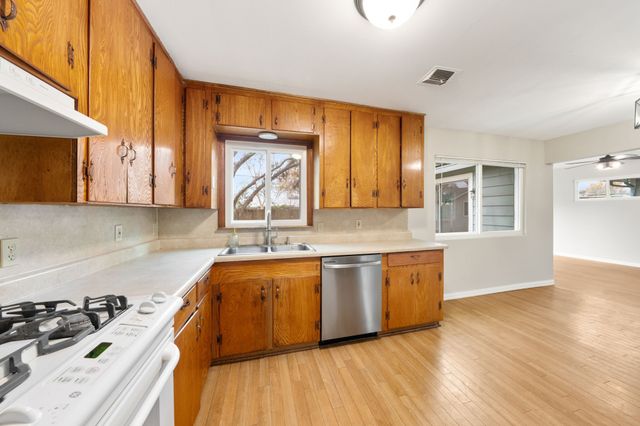 753 Cullum Avenue, Hurst, TX 76053