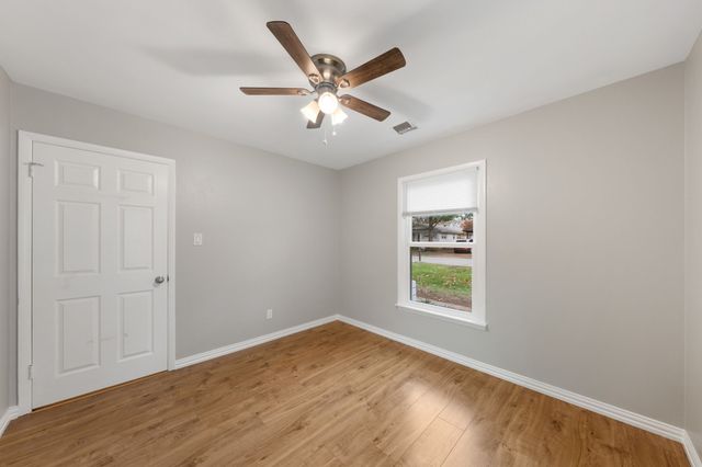 753 Cullum Avenue, Hurst, TX 76053