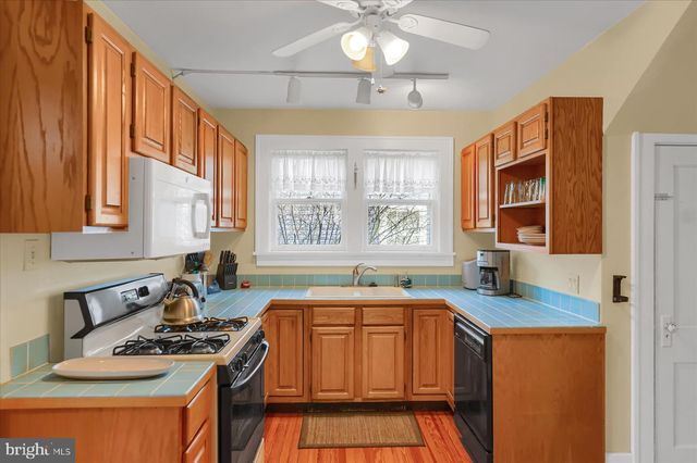 157 HARTSWICK AVE, State College, PA 16803