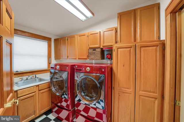 157 HARTSWICK AVE, State College, PA 16803