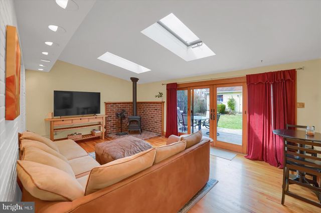 157 HARTSWICK AVE, State College, PA 16803