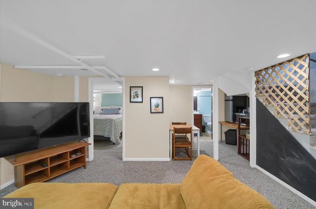 157 HARTSWICK AVE, State College, PA 16803