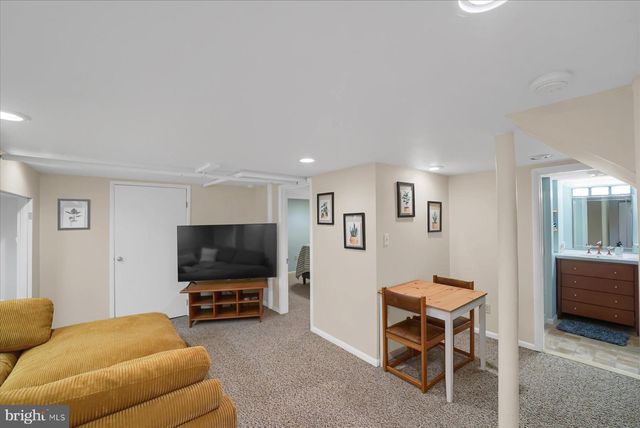 157 HARTSWICK AVE, State College, PA 16803