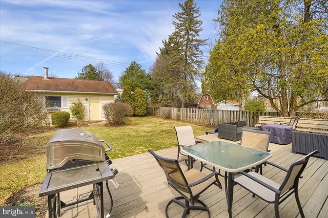 157 HARTSWICK AVE, State College, PA 16803