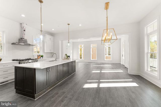 10634 POCKET PL, Fairfax, VA 22030