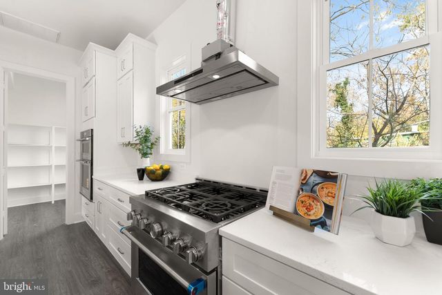 10634 POCKET PL, Fairfax, VA 22030