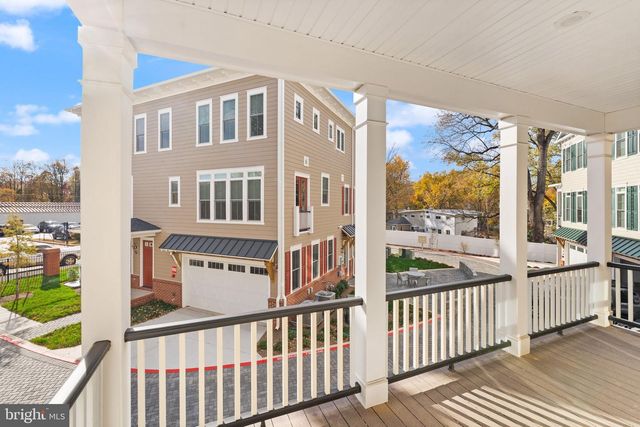 10634 POCKET PL, Fairfax, VA 22030