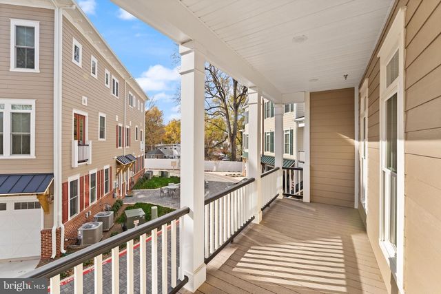 10634 POCKET PL, Fairfax, VA 22030