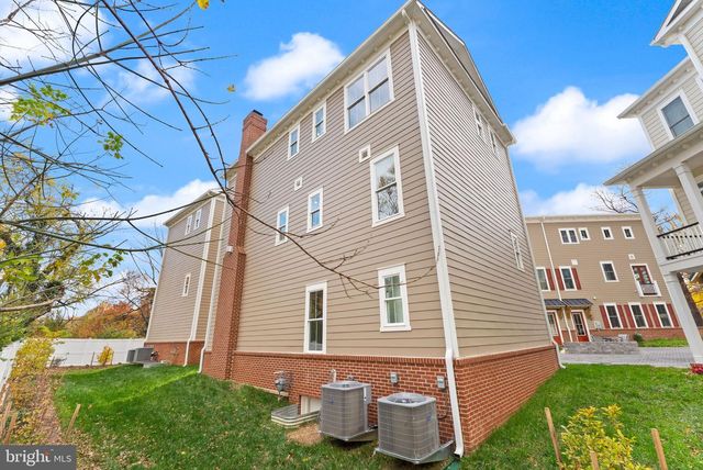 10634 POCKET PL, Fairfax, VA 22030