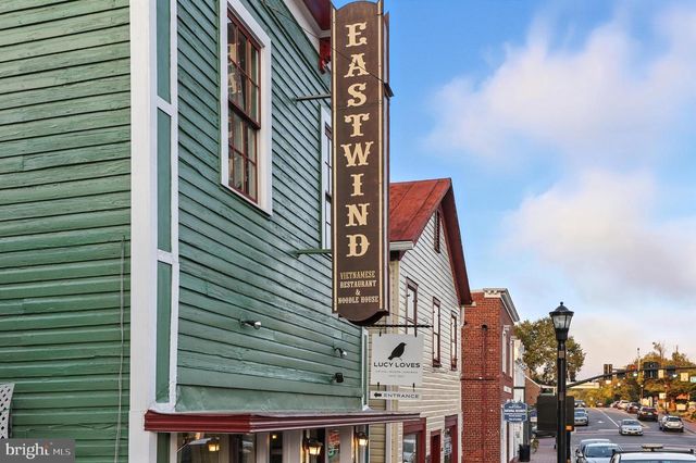 10634 POCKET PL, Fairfax, VA 22030