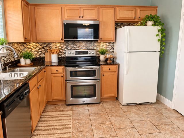 1605 Canary Island Court, Dallas, TX 75217