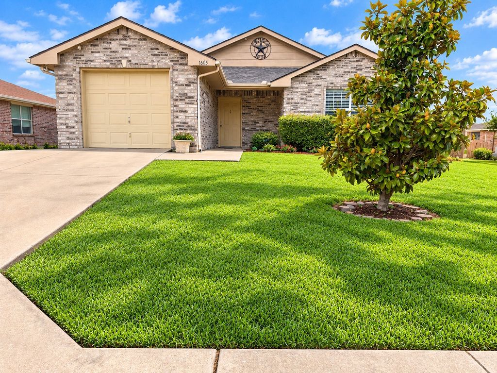 1605 Canary Island Court, Dallas, TX 75217