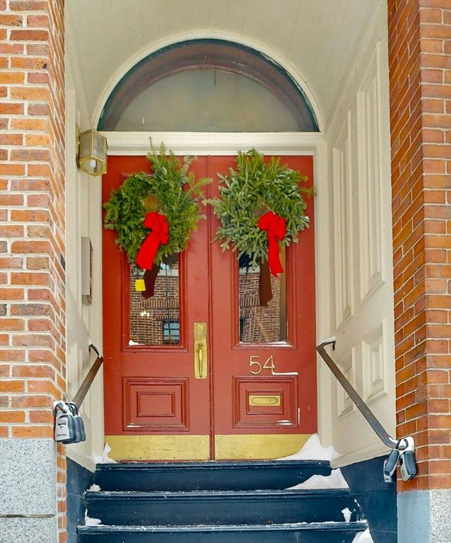 54 Temple Steet 2, Boston, MA 02114