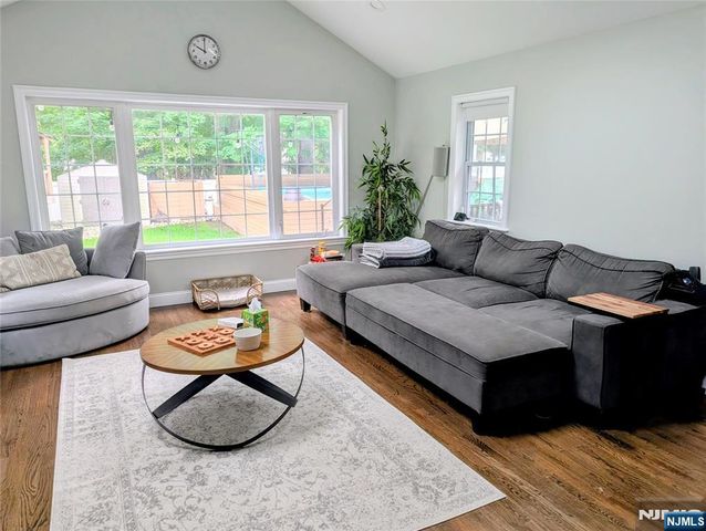 96 Buff Road, Tenafly, NJ 07670