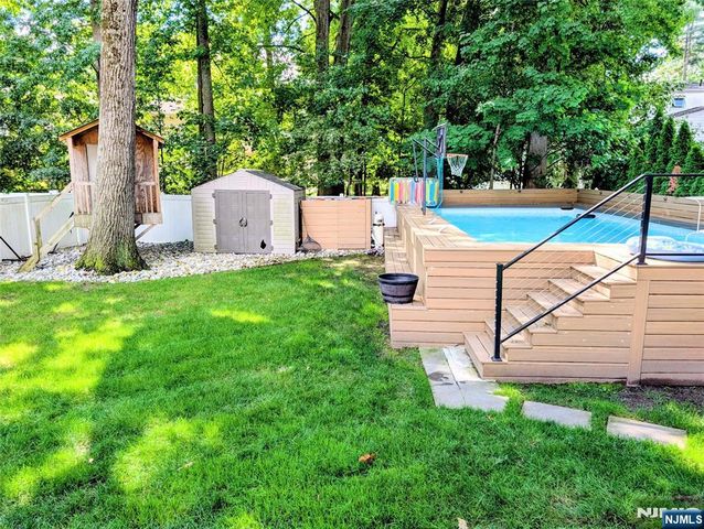 96 Buff Road, Tenafly, NJ 07670