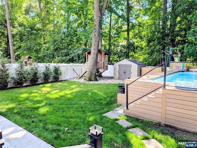 96 Buff Road, Tenafly, NJ 07670