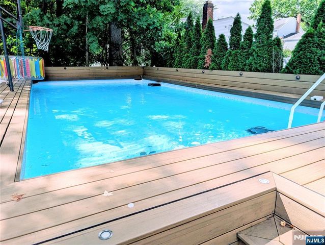 96 Buff Road, Tenafly, NJ 07670
