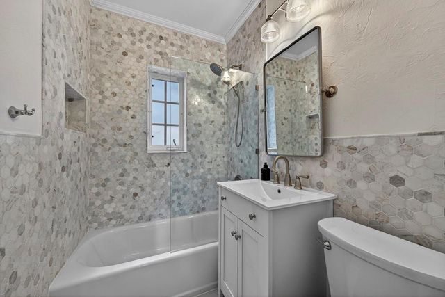 924 SE 6th Street, Fort Lauderdale, FL 33301