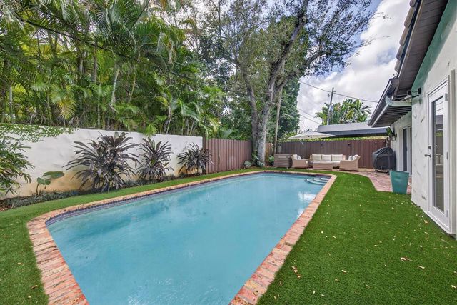 924 SE 6th Street, Fort Lauderdale, FL 33301