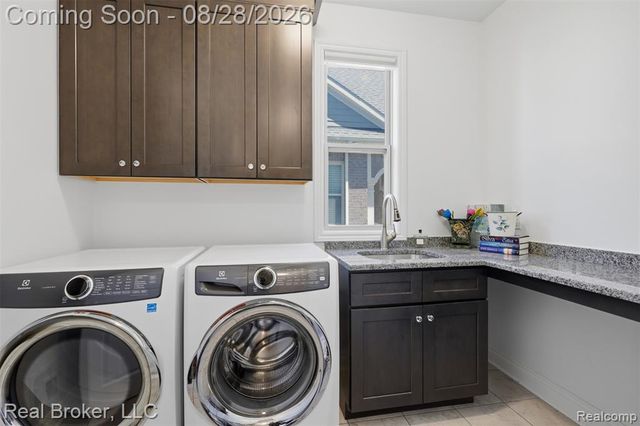 8310 Stoney Creek Drive, South Lyon, MI 48178