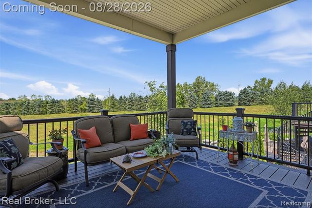8310 Stoney Creek Drive, South Lyon, MI 48178