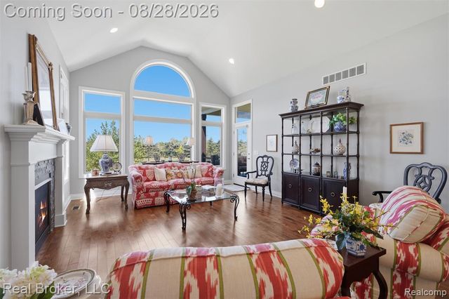 8310 Stoney Creek Drive, South Lyon, MI 48178