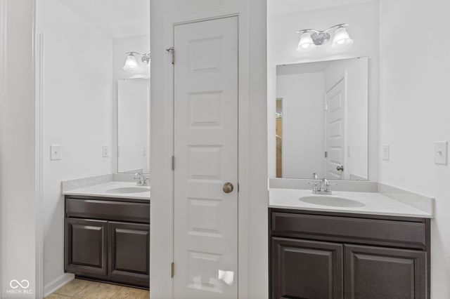 5813 Peaking Fox Drive, Indianapolis, IN 46237