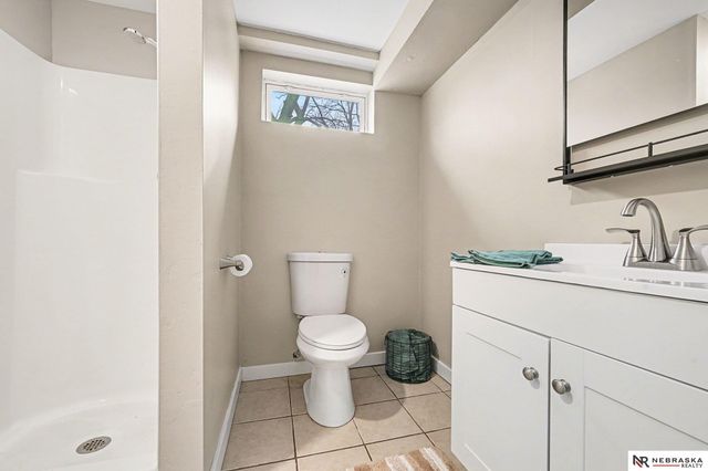 5821 S 48th Avenue, Omaha, NE 68117