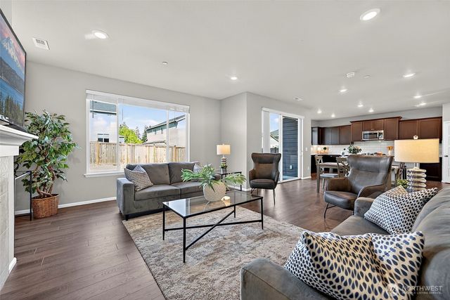 1472 Baker Heights Loop, Bremerton, WA 98312