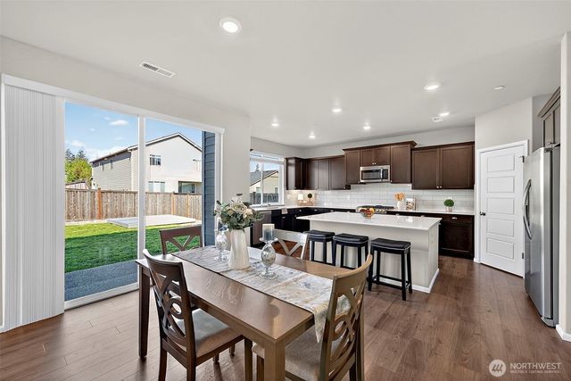 1472 Baker Heights Loop, Bremerton, WA 98312