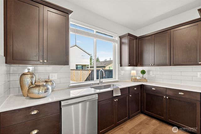 1472 Baker Heights Loop, Bremerton, WA 98312