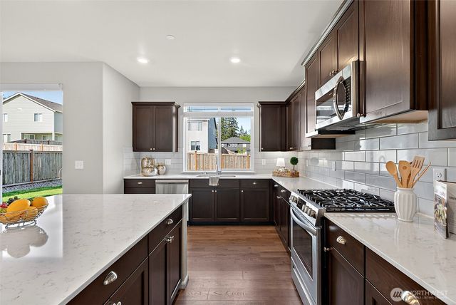 1472 Baker Heights Loop, Bremerton, WA 98312