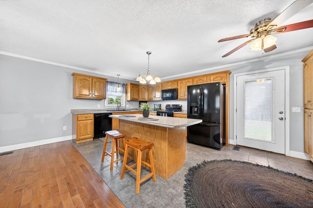 886 Drake and Shockley St, Spencer, TN 38585