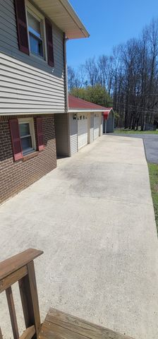 886 Drake and Shockley St, Spencer, TN 38585