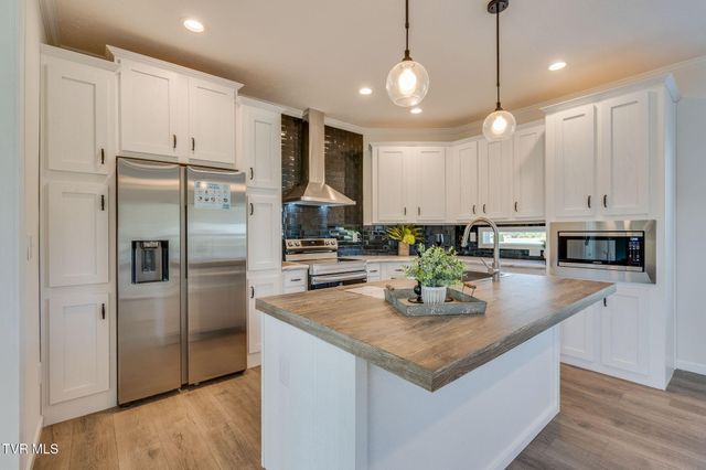 1558 River Path, Morristown, TN 37813